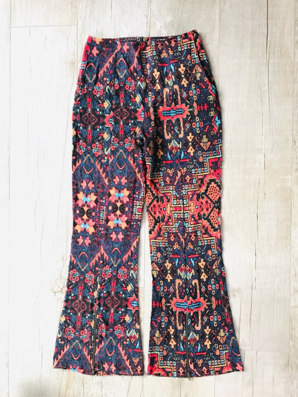 STONE COLD FOX OTWAY BELLS Linen-Silk Blend  Kick flare Pants Carpet Print
